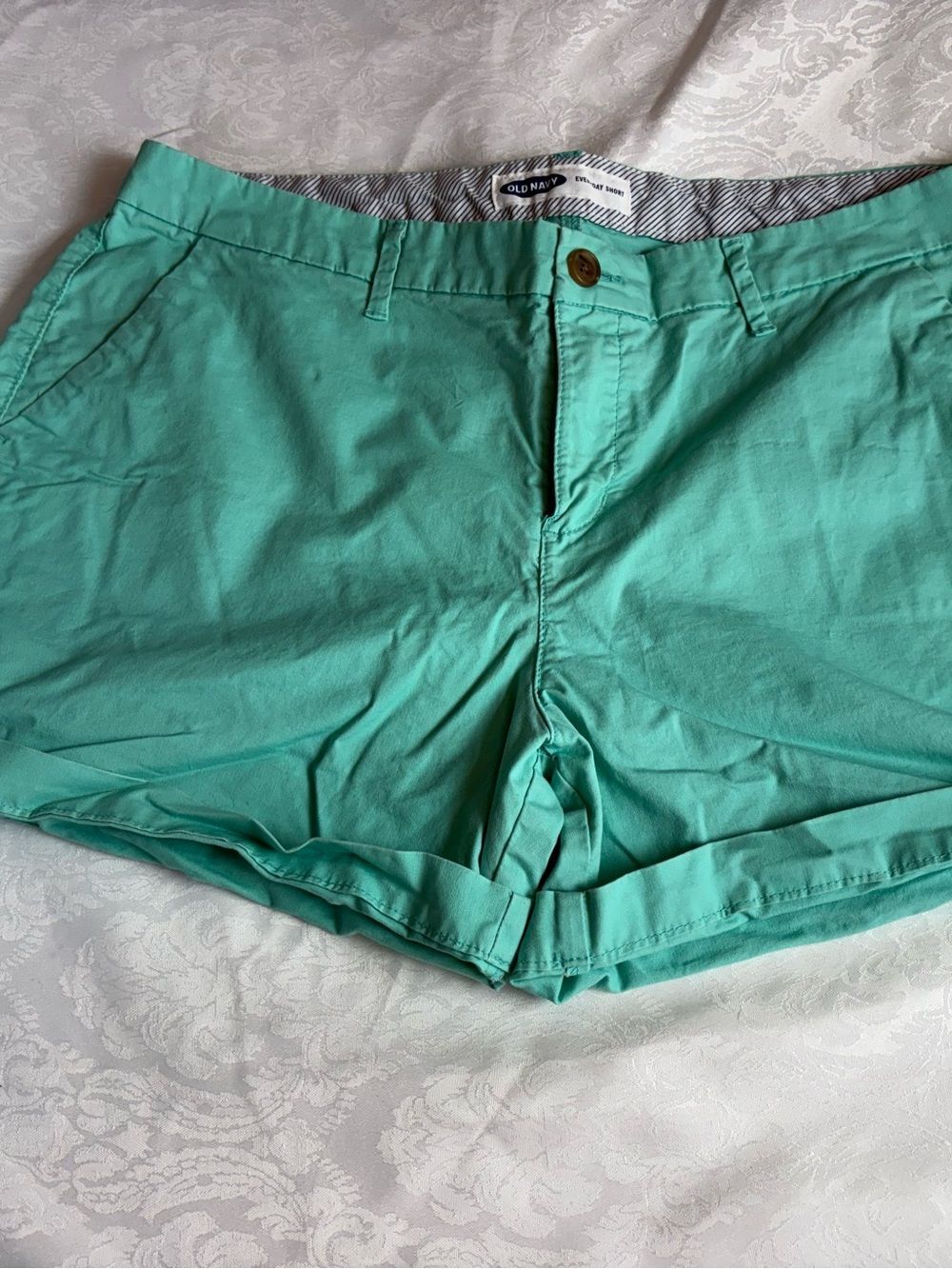 Old Navy turquoise Women's Chino Shorts size 14